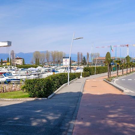 Azzurra Suite - Monolocale Con Piscina E Wifi シルミオーネ エクステリア 写真