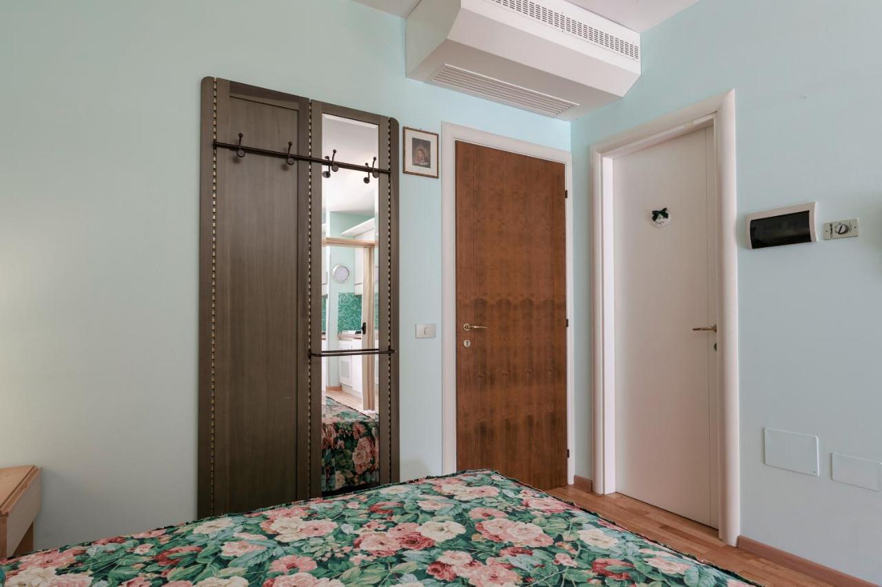 Azzurra Suite - Monolocale Con Piscina E Wifi シルミオーネ エクステリア 写真